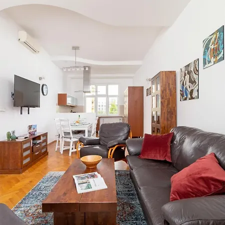 Apartment Slowacki Avenue Family Cracow By Renters Krakau