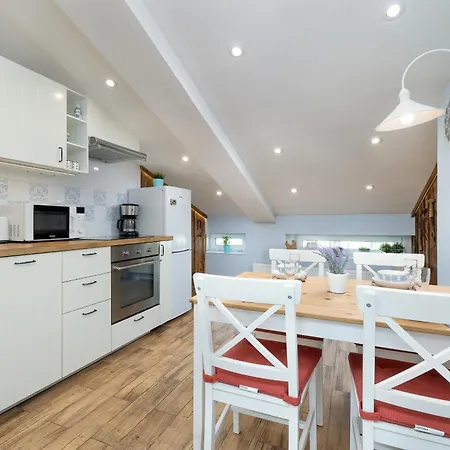 Slowacki Avenue Family Cracow By Renters * Krakau