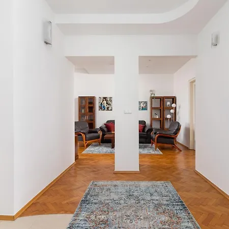 Slowacki Avenue Family Cracow By Renters Apartment Krakow