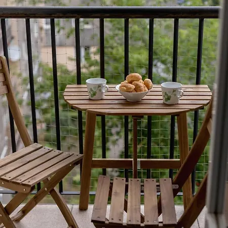 Slowacki Avenue Family Cracow By Renters דירה