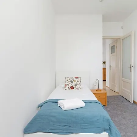 Slowacki Avenue Family Cracow By Renters Apartment Krakow