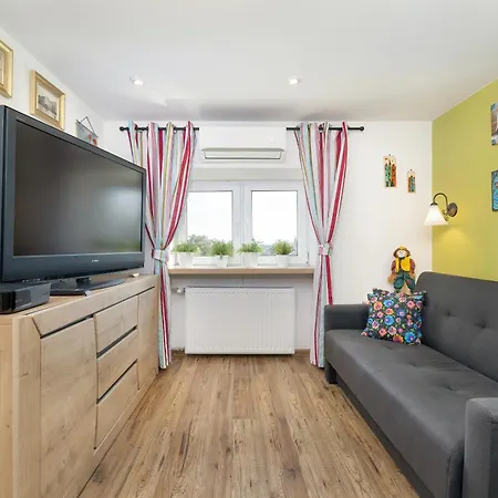 Slowacki Avenue Family Cracow By Renters Apartment *