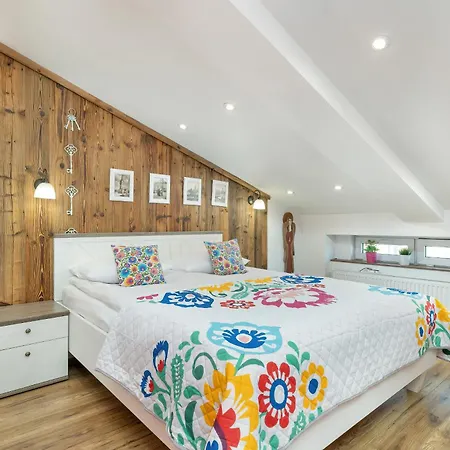 Slowacki Avenue Family Cracow By Renters