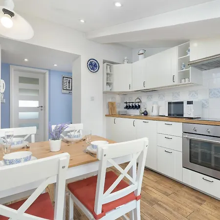 Apartment Slowacki Avenue Family Cracow By Renters Krakow