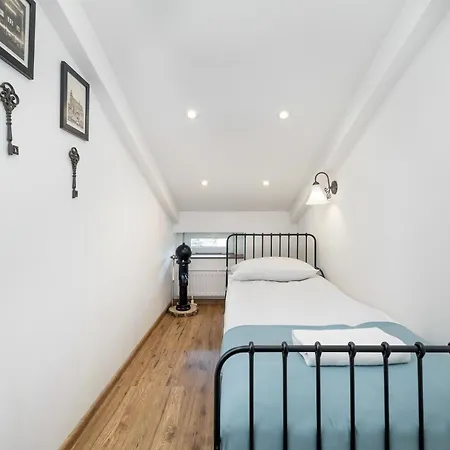 Slowacki Avenue Family Cracow By Renters * Krakow