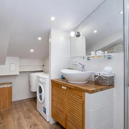 Slowacki Avenue Family Cracow By Renters *